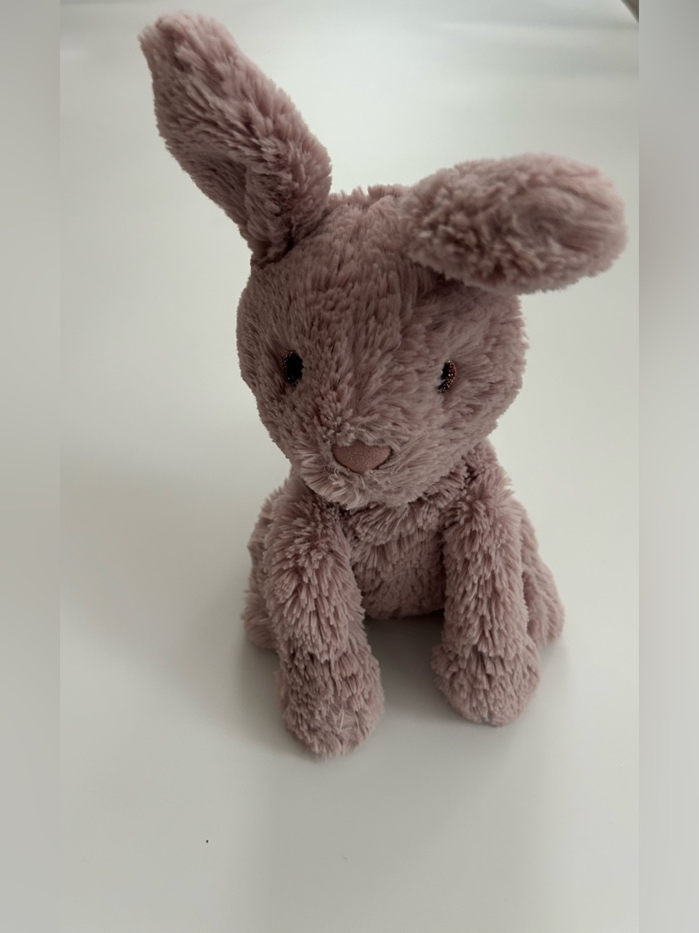 Jellycat Starry Eyed Bunny
Mauve
Raspberry
Retired
Glitter Eyes
7”
Soft
Cute 
Si